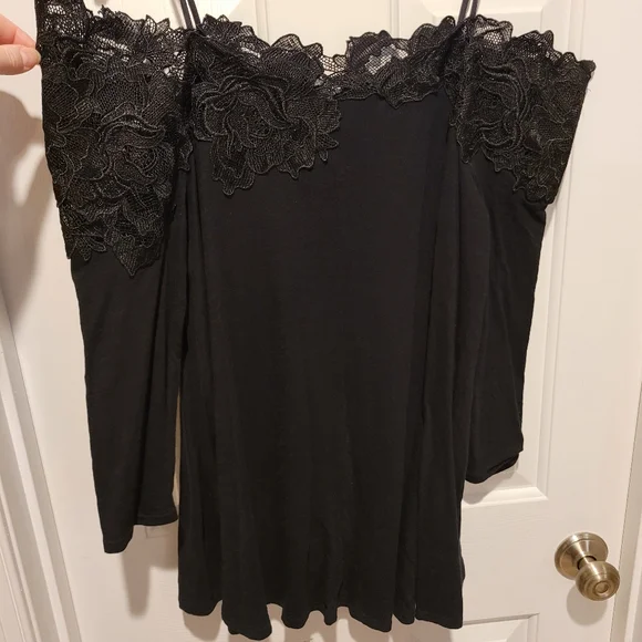 Anthropology Off-Shoulder Top - Picture 7 of 8